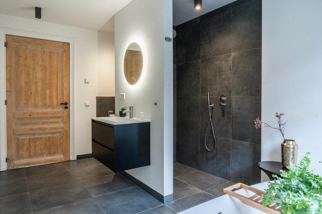 Xxl Loft With Bath Located Stadsvilla Tilburg Exterior foto